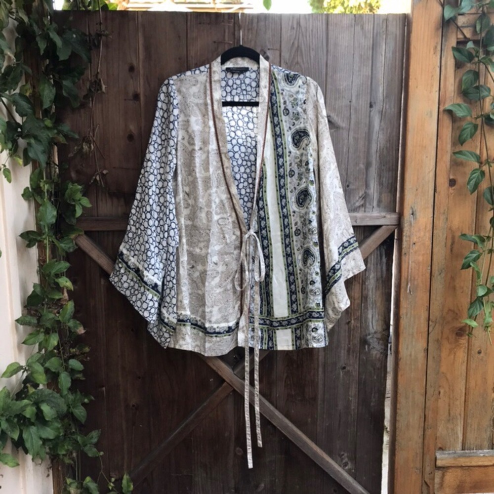 BCBG MAXAZRIA Silk Kimono Top